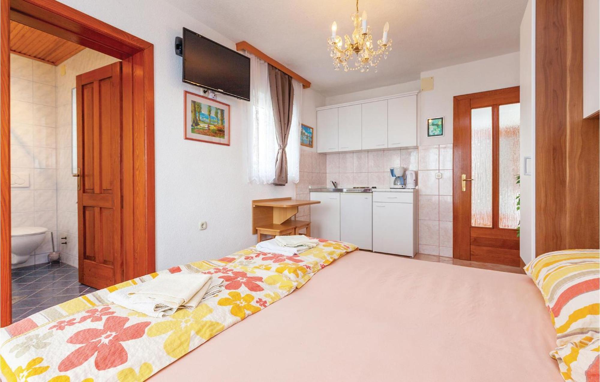 Stunning Apartment In Crikvenica With Wifi المظهر الخارجي الصورة