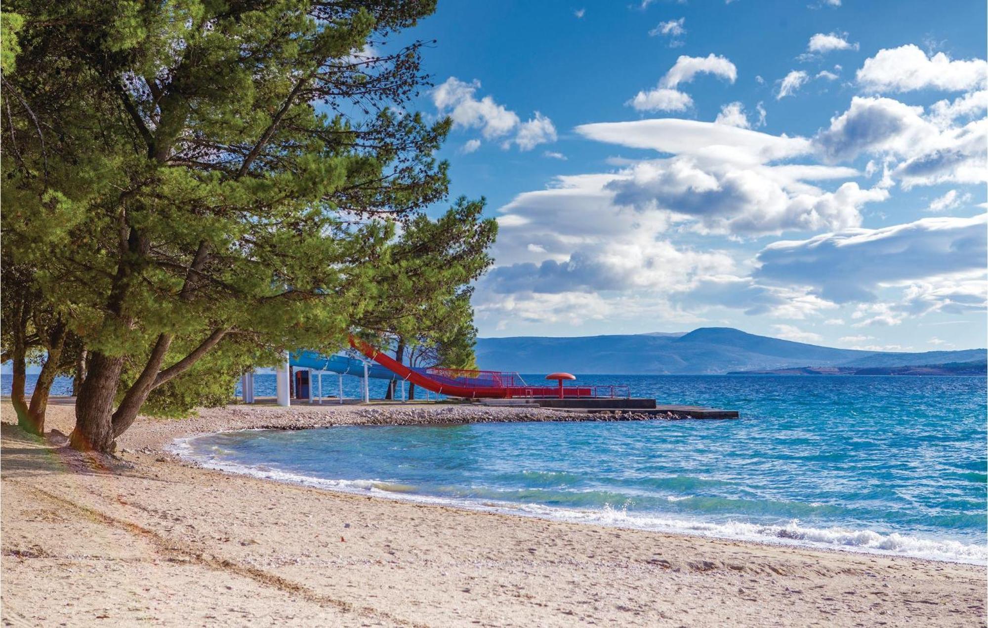 Stunning Apartment In Crikvenica With Wifi المظهر الخارجي الصورة